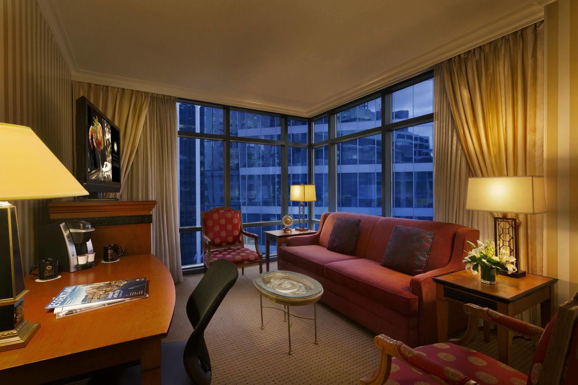 Hotel Le Soleil By Executive Hotels Vancouver Eksteriør billede